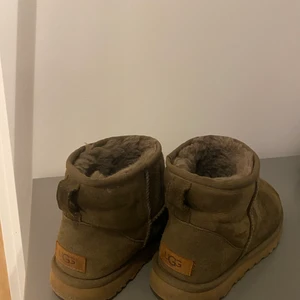 Uggs - Jag säljer nu mina gröna Uggs som jag använt flitigt. Det är storlek 39.