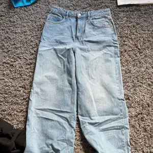Helt otroligt snygga jeans som jag bara råkade köpa i en för liten storlek