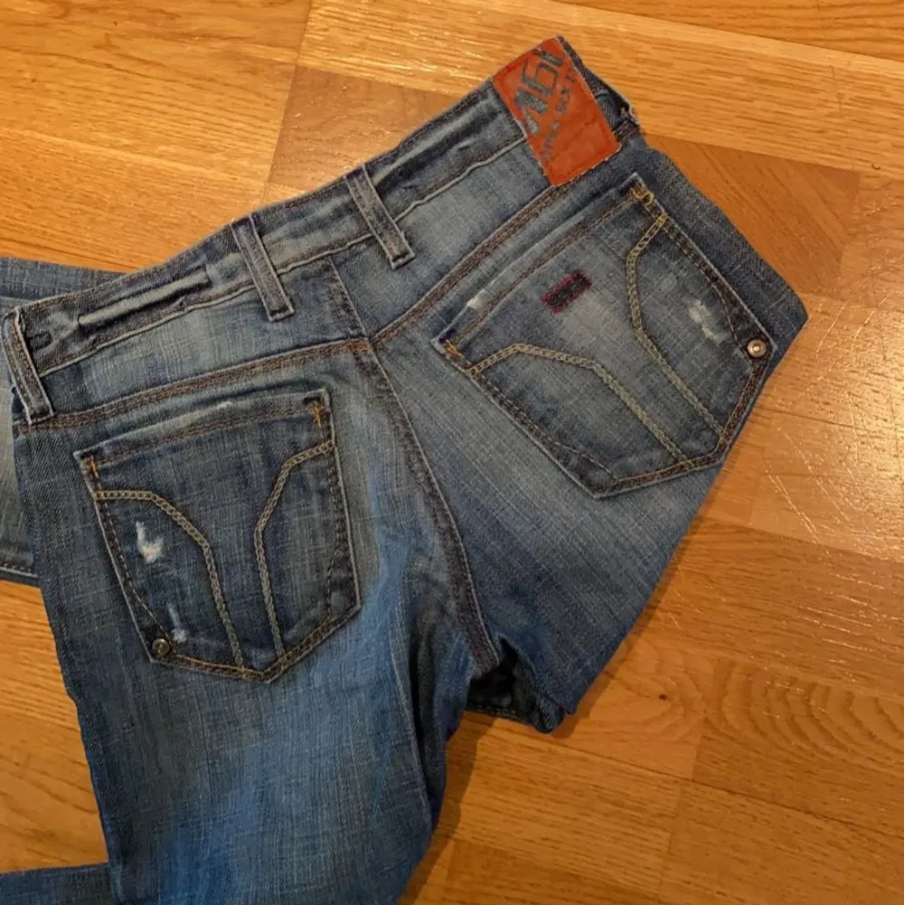 Säljer dessa jeansen från misssixty i strl 26. Jeans & Byxor.