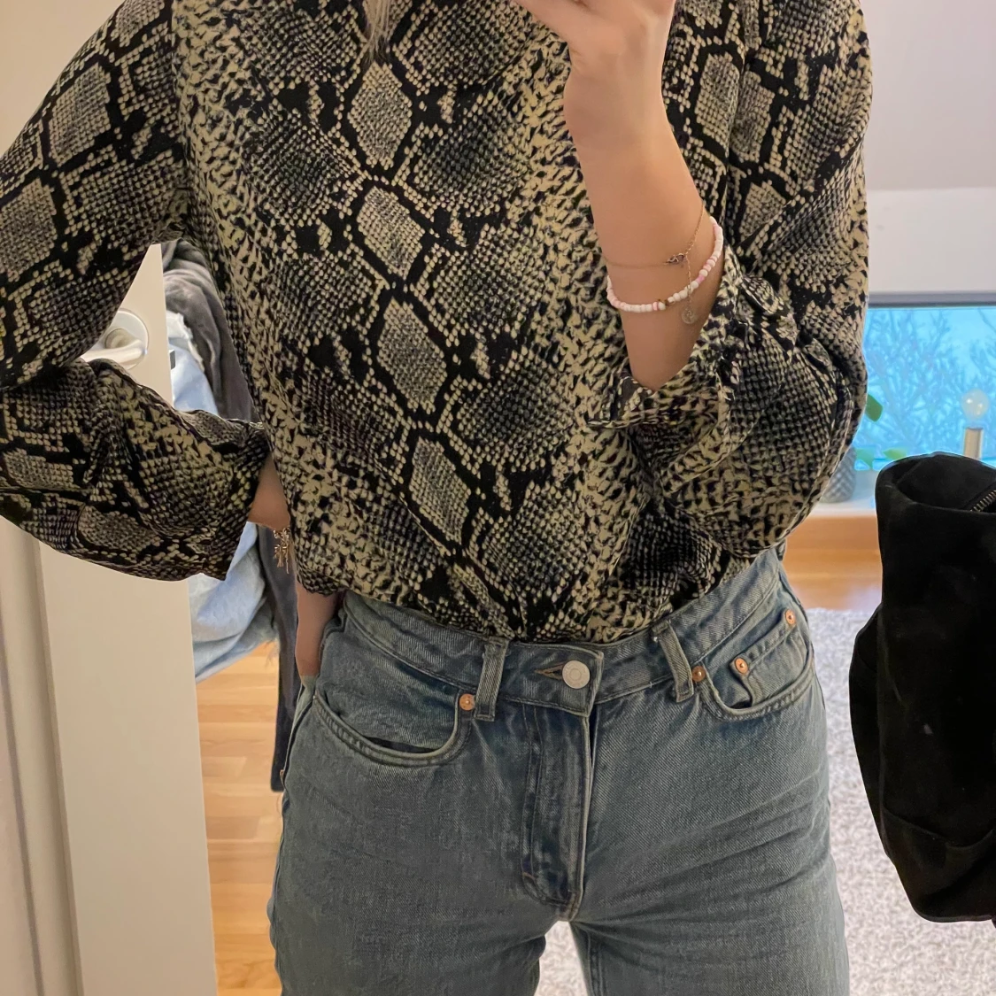 Ormmöstrad body med öppen rygg från NA-KD - 91