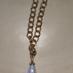 Halsband - Helt nytt halsband köpt på glitter, nypris 149kr. 60kr + frakt står inte för postens slarv