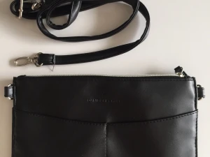 Liten väska Daniel Hechter - Liten väska svart