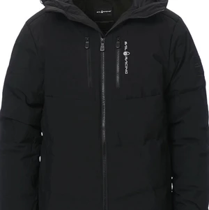 Sail racing patrol down storlek XS - Hej säljer min sail racing patrol down storlek XS men den räcker även för s och m. Original pris 3200 från butik. Vid seriösa bud skriv till 0709659675