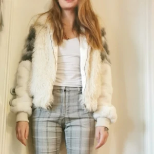 Fake fur jacket  - Storlek S, använd fåtal gånger. I ett mycket bra skick. 