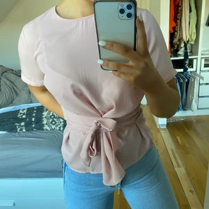 Rosa blus  - En gullig rosa blus från Bubbelroom i storlek 38 men passar även en 36a