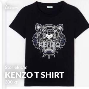 Äkta kenzo t shirt, passar S-M-L!! Säljer pågrund av att jag aldrig använder den. 300kr och då ingår spårbart frakt i priset, kan gå ner i pris vid snabb affär🥰