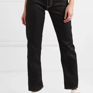 Säljer mina svarta jeans ifrån eytys i modellen cypress. Storleken är 30/34 och är väldigt bra skick!!! 😃. Jeans & Byxor.
