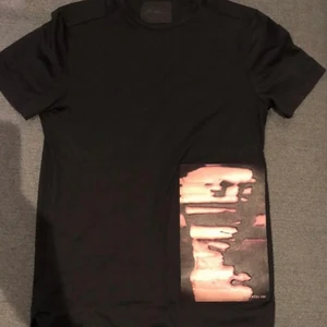 Limitato T-shirt  - Limitato! Ny pris 1700kr