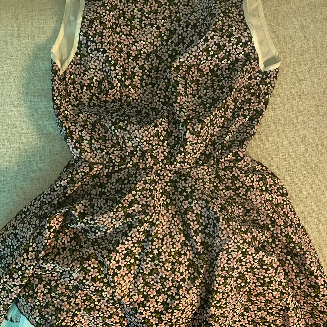 Somrig klänning från Jones+Jones