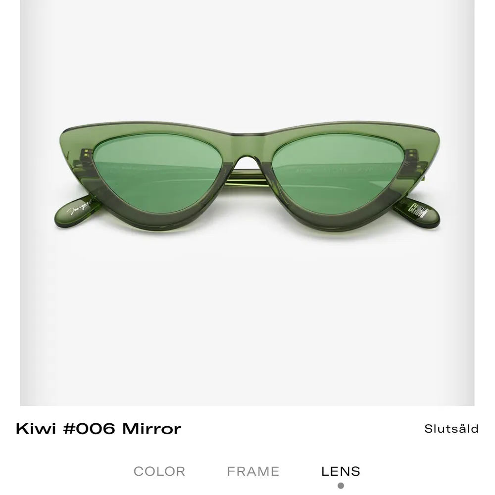 Säljer min ascoola chimi solglasögon! De är modell 006 i färgen kiwi med spegelglas. De är helt slutsålda på hemsidan. Köpta förra året för 999kr men inte kommit till användning då jag inte riktigt kan bära upp dom. Buda från 250kr i kommentarsfältet💕💕💕💕 KÖP DIREKT FÖR 400kr❤️. Accessoarer.