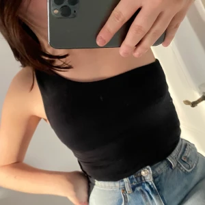 Body svart - En svart body från bikbok! Storlek s men stretchig! ❤️ köpt för 120kr säljer för 65! Aldrig använd! 💘💘