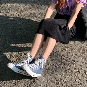 Converse  - Blå färg storleken 37 men passa också de som har 38