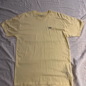 Vans t-shirt - Vans t-shirt i gott skick, bara provad aldrig använd                  Skick: 9/10