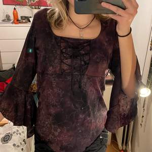 lila fairy/hippie tröja med utsvängda ärmar, ascool och unik! strl S/M