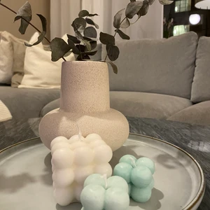 Inredning i hemmet  - Här är en bild av våra kära kunder som har köpt våra ljus!!😍🤍✨ In och beställ nu (få i lager) eller skriv till oss på Instagram DM!🤍