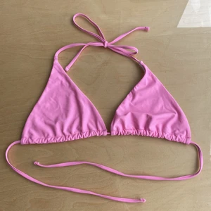 Bikini  - Aldrig använd utan endast testad. Roza och man kan justera den själv efter passform! 😇🤩