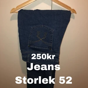 Jeans - Bara testade blåa jeans! Snygga och bekväma.                       - (Står fel pris på bilden)