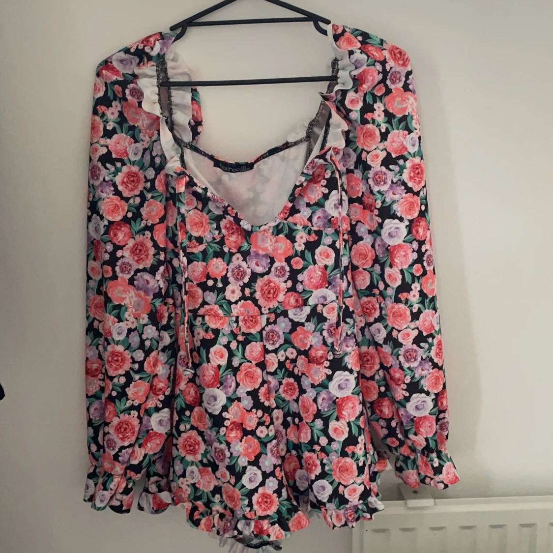 Blommig vacker jumpsuit - 90