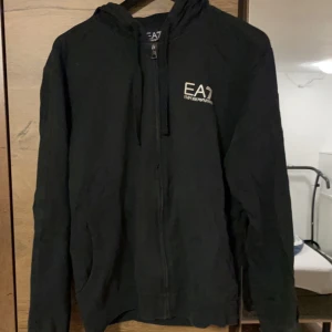Ea7 kofta L - Använd några gånger