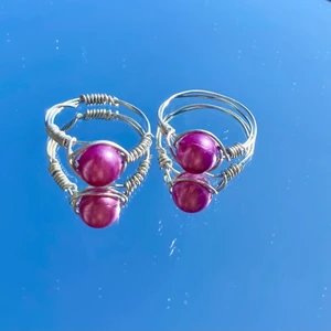 Silverring 🪴 - En handgjord silverring med en lila pärla i mitten ⚡️