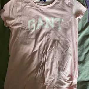 Tshirt - En skön tshirt som tyvärr är för liten nu!💓