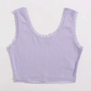 Linne - Säljer detta lila linne med spets då det inte passade mig. Fint material och helt oanvänd.🥰