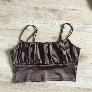 H&m - Super gullig topp, storlek M men passar även S 