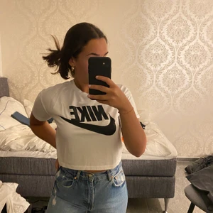 Nike t-shirt - Så snygg t-shirt med ett Nike tryck! Bra skick