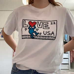 Keith Haring tshirt - Superfin tshirt men Keith Haring design i toppenskick!