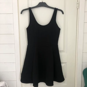 Klänning  - Helt oanvänd, köpt på Gina tror jag för ca 2 år sedan 