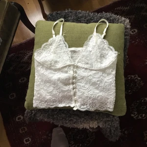 En kropptopp - I mycket bra skick och passar xs/s.finns fler bilder och anvandade 2 dagar 