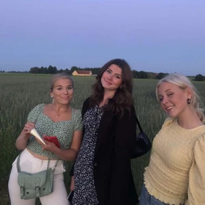 Sommartopp - Säljer den gröna sommartoppen!🌸😊💕 Storlek XS och pris 50kr.