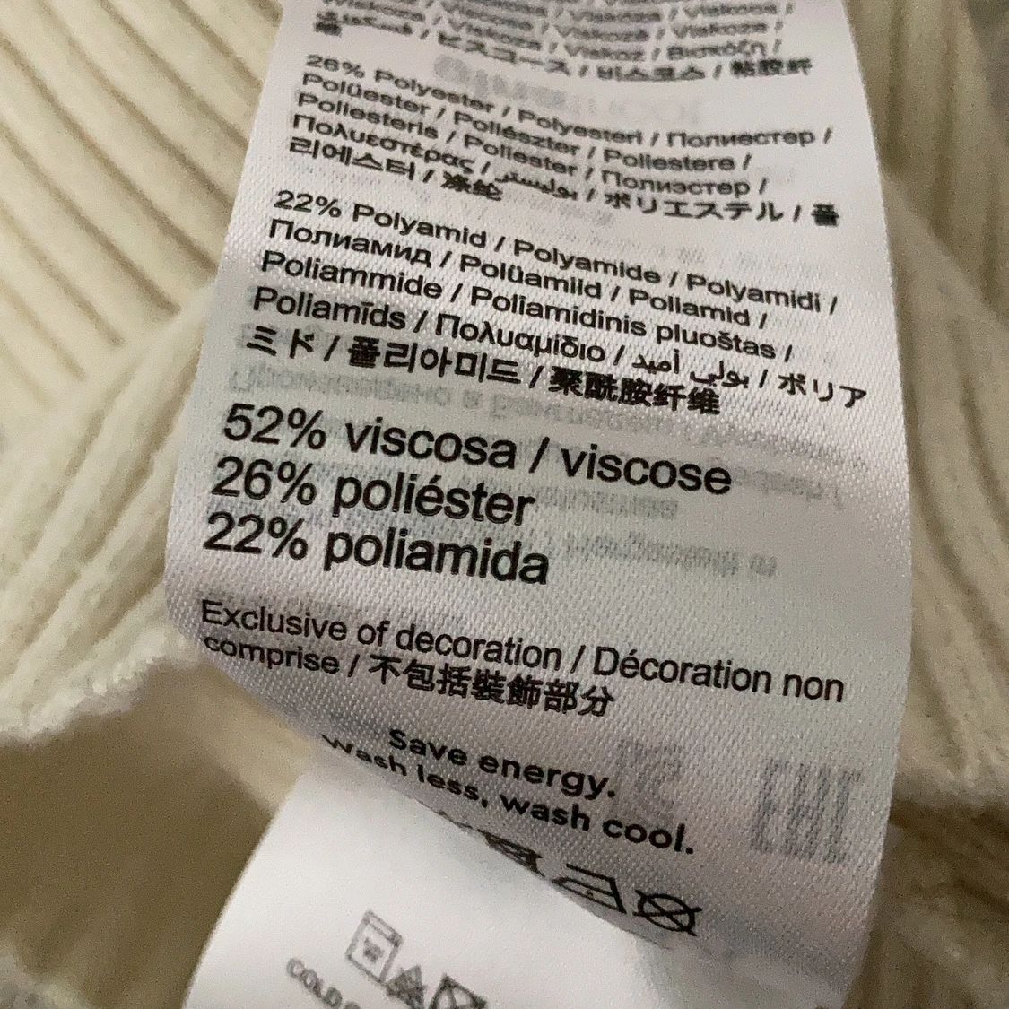 Väldigt mjukt stickad fin tröja från Gina  - 91