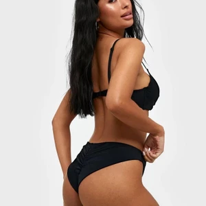 Bikiniunderdel  - Bikiniunderdel från Nelly •Storlek S •Färg: svart •Endast testad •Lappar kvar •99kr + 24kr (frakt) = 119kr  För liten för mig. Om du undrar något är det bara att fråga ☺️.