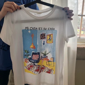 Tshirt med tryck - en tshirt jag knappt använt som inte längre faller min stil i smaken, hör av vid intresse 🤩