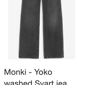 Gråa så fina jeans från Monki, strl 25 men passar xs/s, är i nyskick 💞