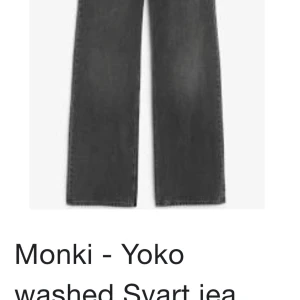 Yoko jeans från Monki - Gråa så fina jeans från Monki, strl 25 men passar xs/s, är i nyskick 💞