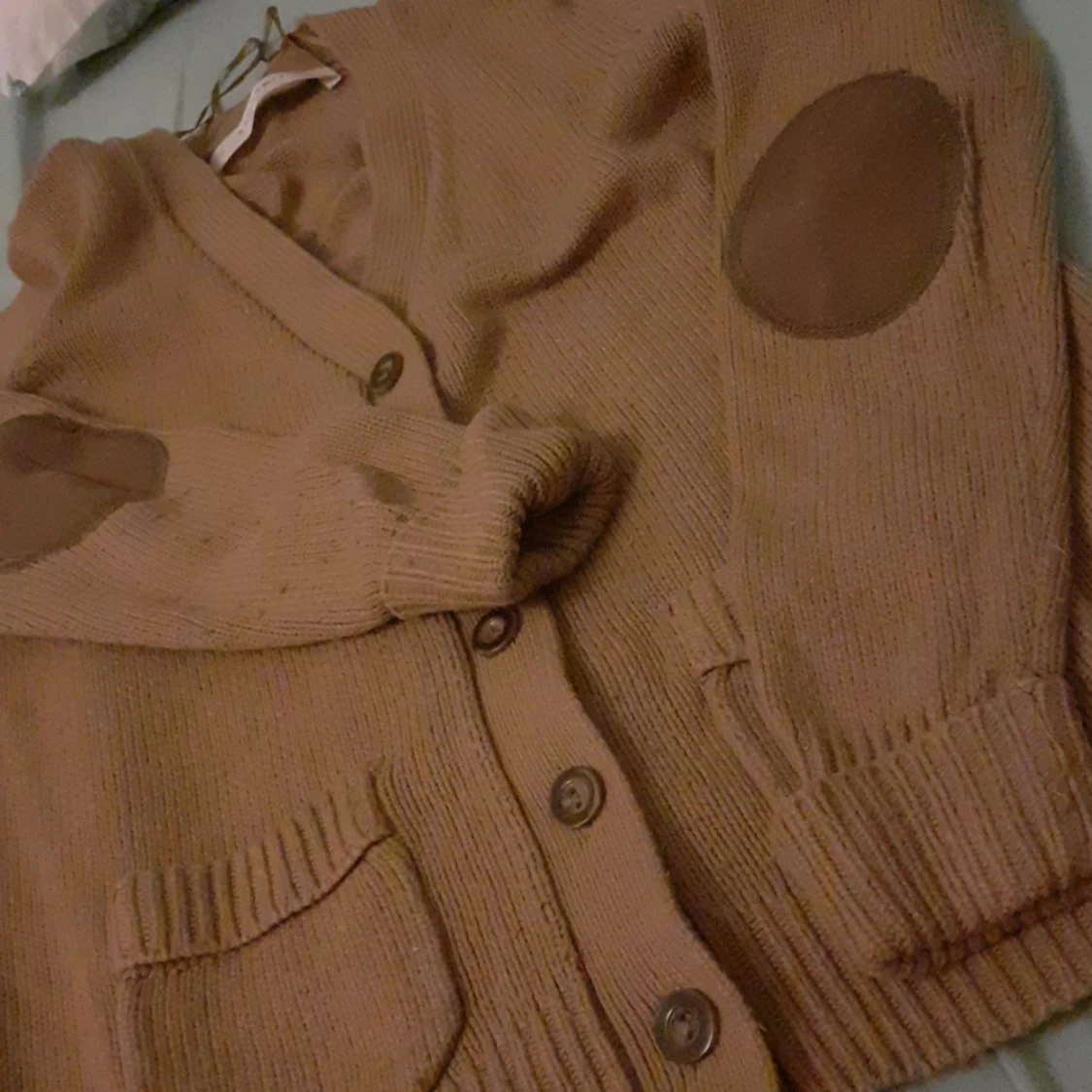 M/L. Brun-stickad-tröja, * Zaraknit. - 90