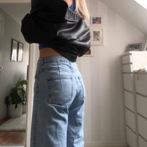 Jeans  - Blåa jeans från weekday. Säljs pågrund av för stora för mig. Är modellen ACE summer blue. Storlek 29/32. 199kr+66kr frakt (frakt går att ändra) 
