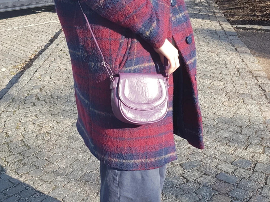 Söt lila axelväska