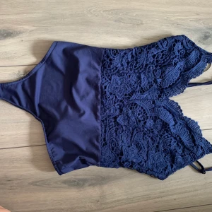 Body - Blå body fint skick!