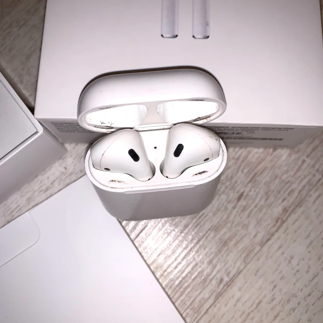 AirPods vi  - 91