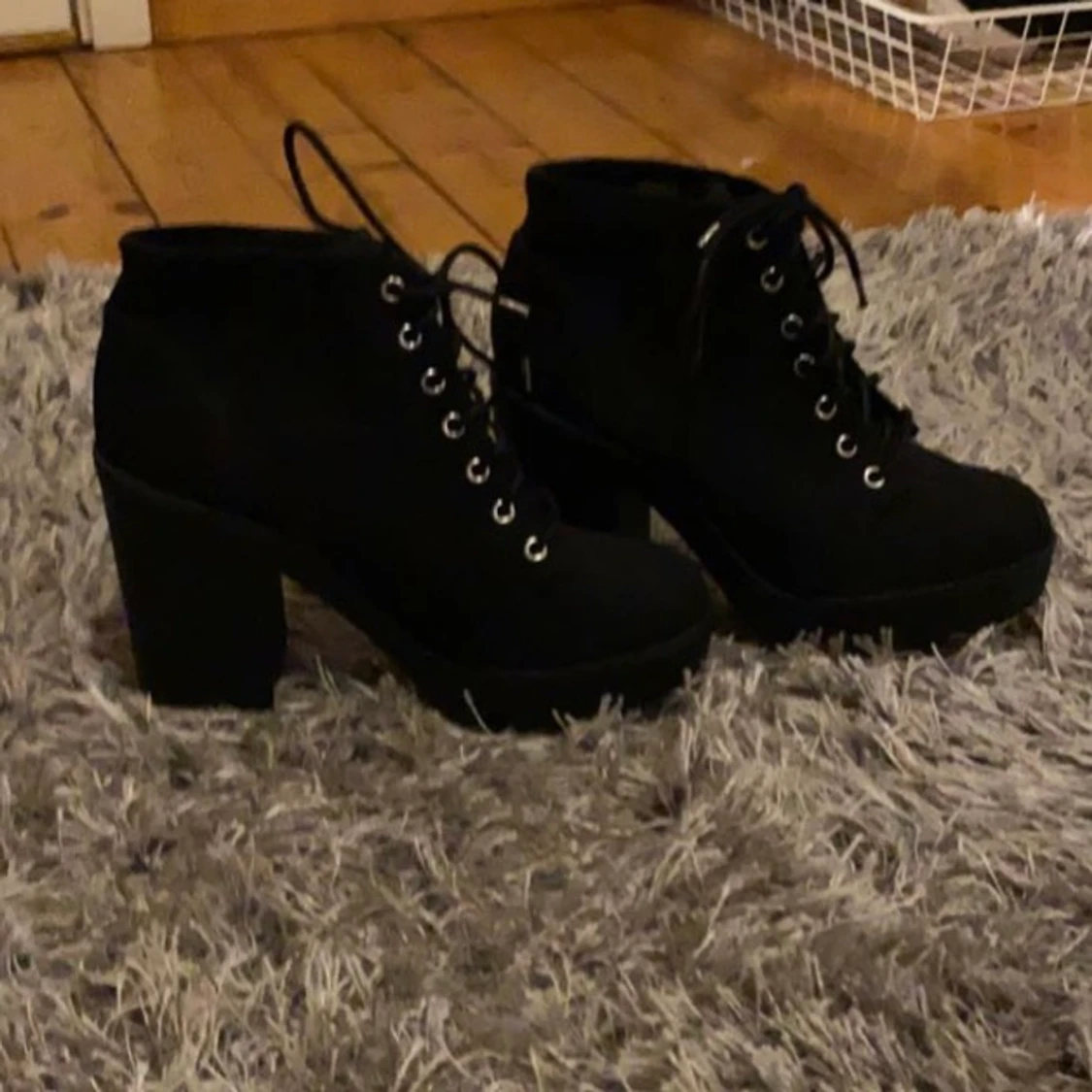 Högklackade boots 