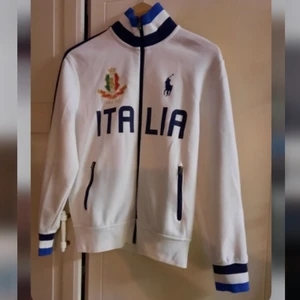 Ralph lauren tröja - OANVÄND Ralph Lauren italia tröja, aldrig använd. 