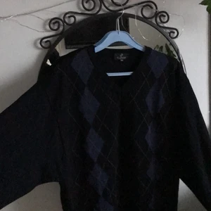 Stickad granpa sweater - Världens skönaste o mysigaste stickade ”granpa sweatern” med rutor❤️ den är i storlek XXL men sitter bra på mig som bär XS i och med att den ska vara lite oversized🥰