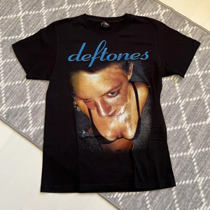 Deftones Graphic tee  - Size:M. 