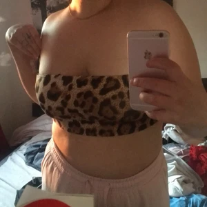 SHEIN  - Jätte fin leopard crop top