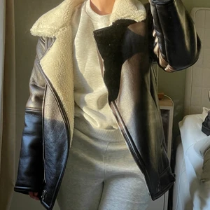 NA-KD Jacka - Skit fin men aldrig använd, lappar kvar. Köpt för 1000kr