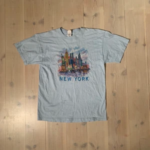 Vintage Newyork T-shirt - Newyork T-shirt från 90 tal!, skick 9/10 felfri!, storlek L men passar också en boxy M