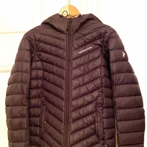 PeakPerformance jacka - Vanlig peak jacka, sparsamt använd. Storlek S, köpare står för frakt:) pris kan diskuteras 